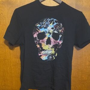 Guess Black Short Sleeve Tee with Multicolor Skull Graphic